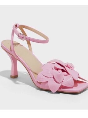 NWT! A new day Antonette heels